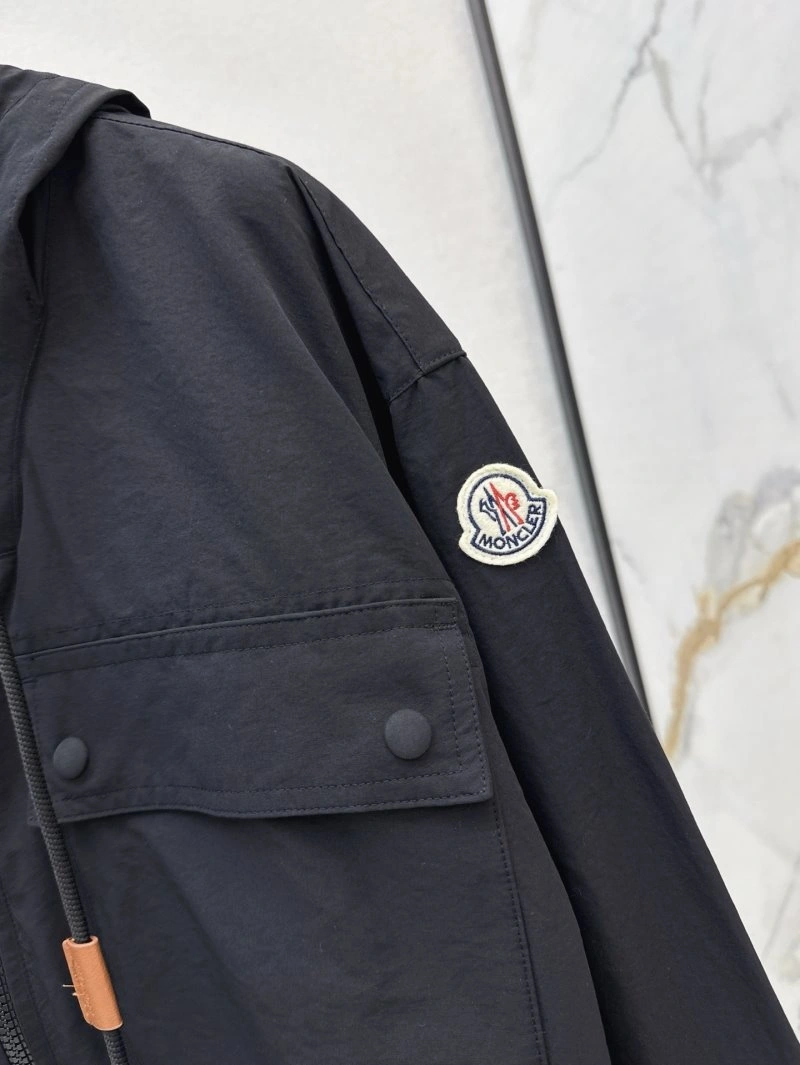 Premium Moncler Outwear 139610