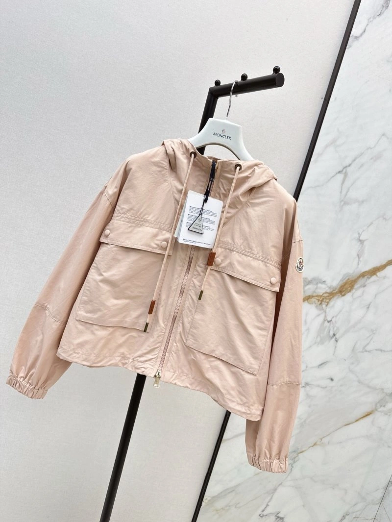 Moncler Outwear Effortless 139609