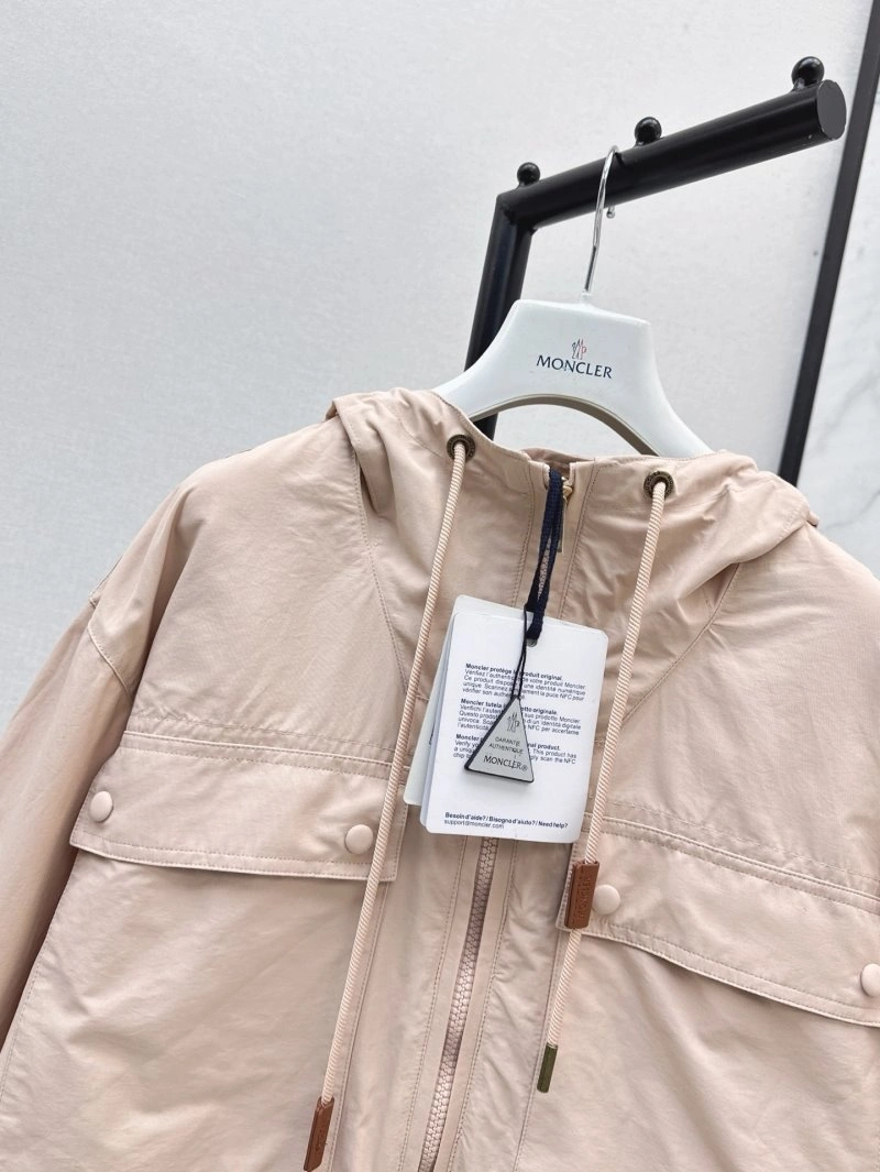 Moncler Outwear Effortless 139609
