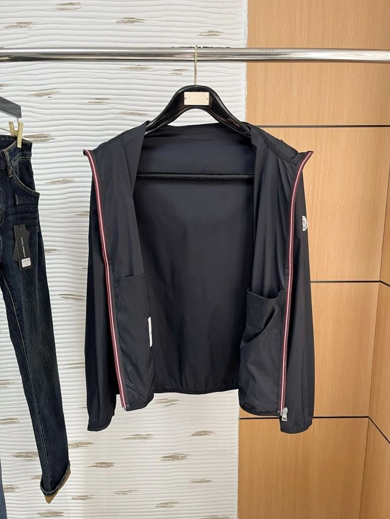 Moncler Outwear Minimalist 141590