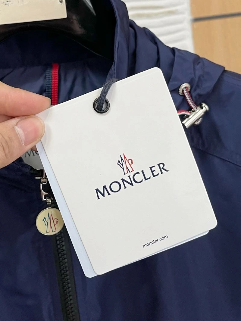 Moncler Outwear Timeless 141589