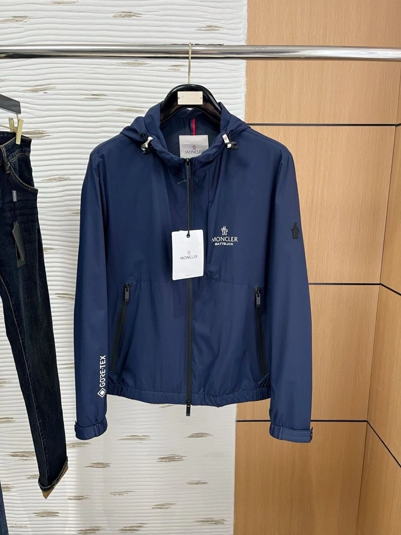 Seasonal Moncler Outwear 141587