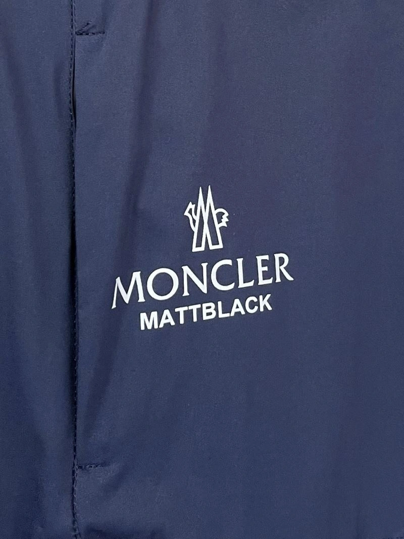 Seasonal Moncler Outwear 141587