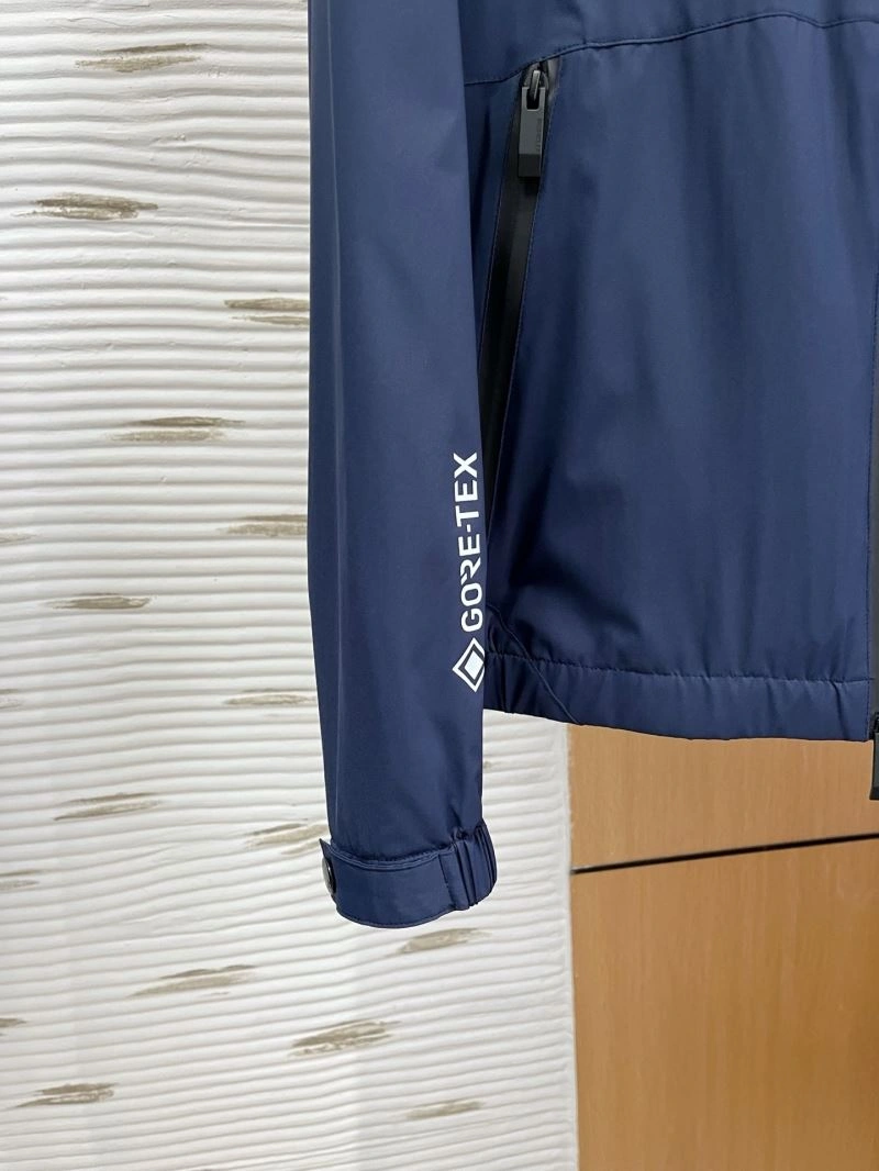 Seasonal Moncler Outwear 141587