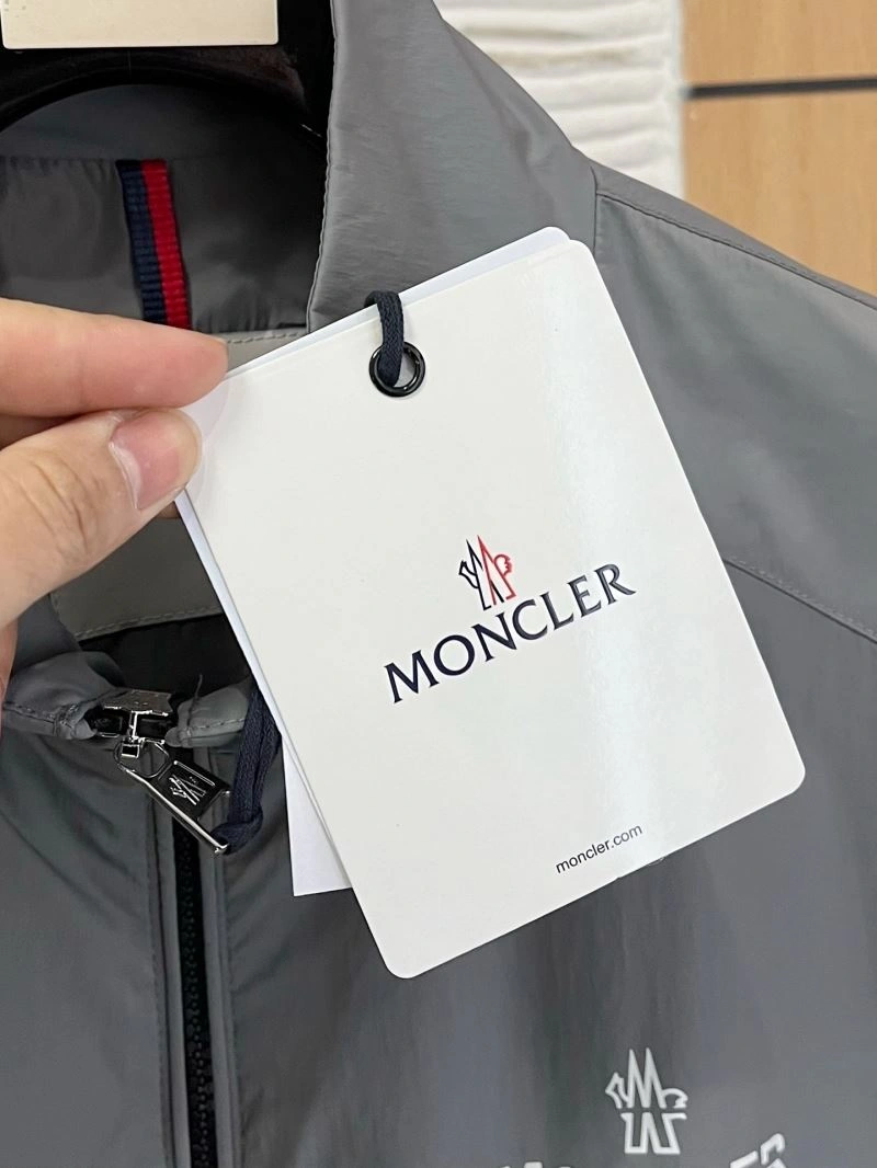 Effortless Moncler Outwear 141585