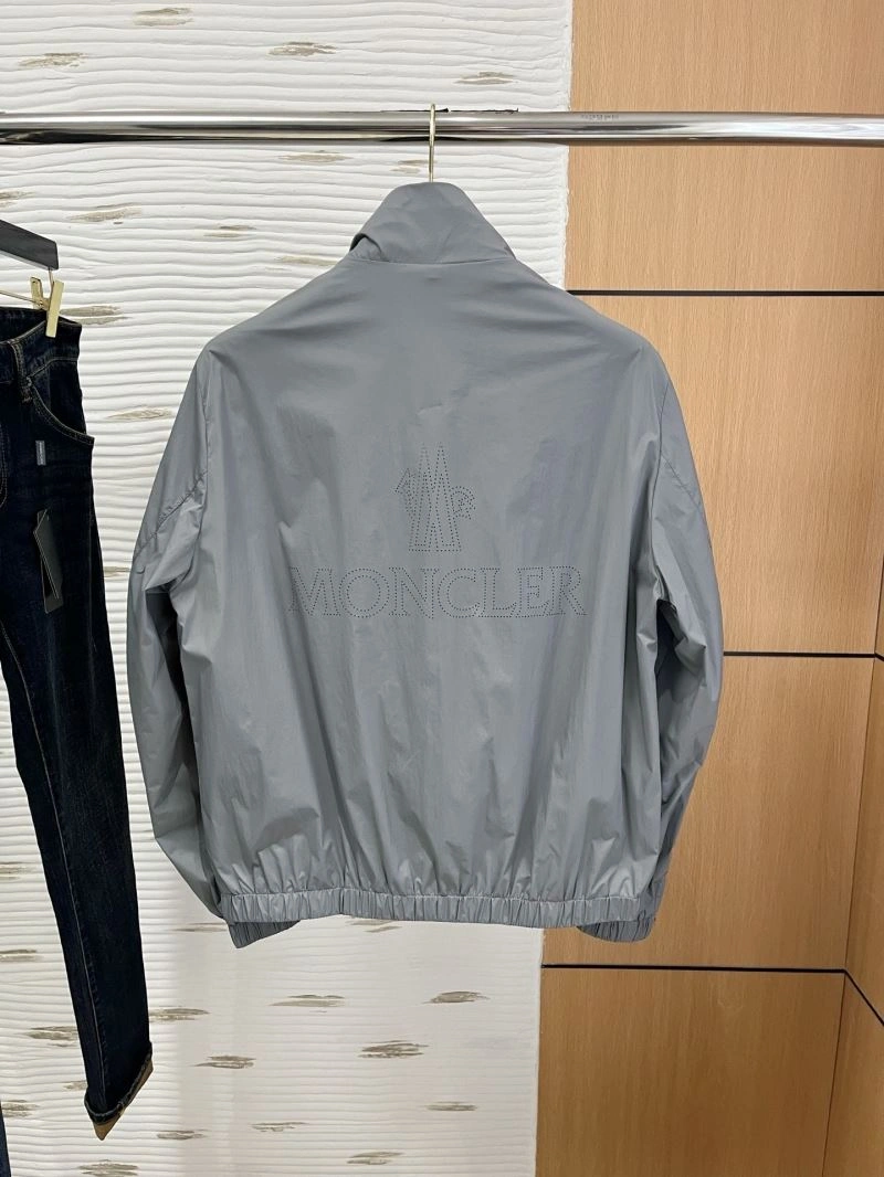 Effortless Moncler Outwear 141585