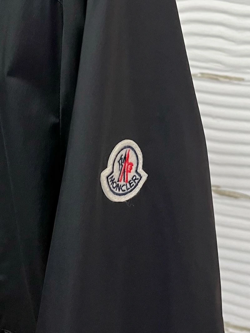 Moncler Outwear Bright 141579