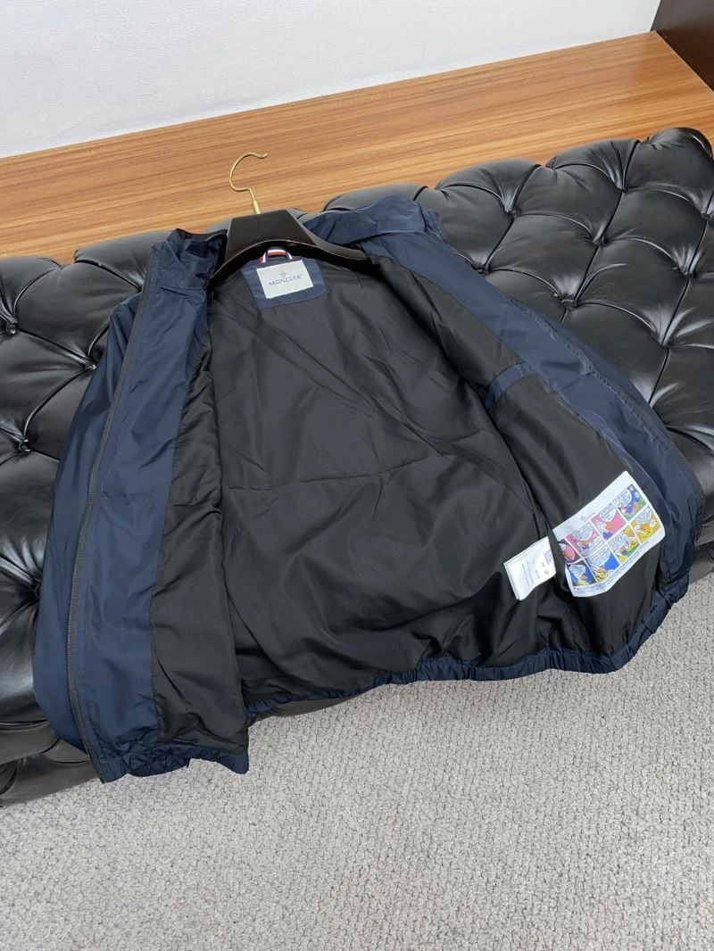 Minimalist Moncler Outwear 141580