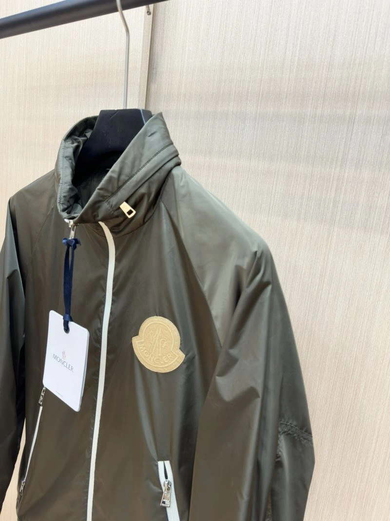 Moncler Outwear SoftTouch 141574
