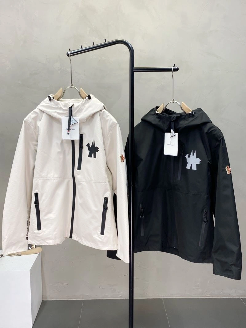Breathable Moncler Outwear 141581