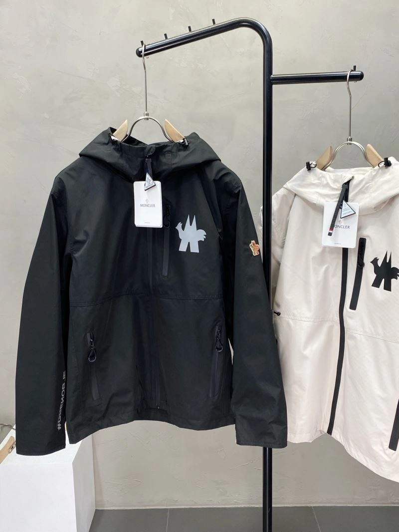 Breathable Moncler Outwear 141581