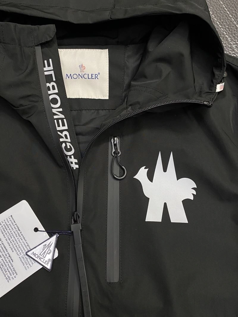 Breathable Moncler Outwear 141581