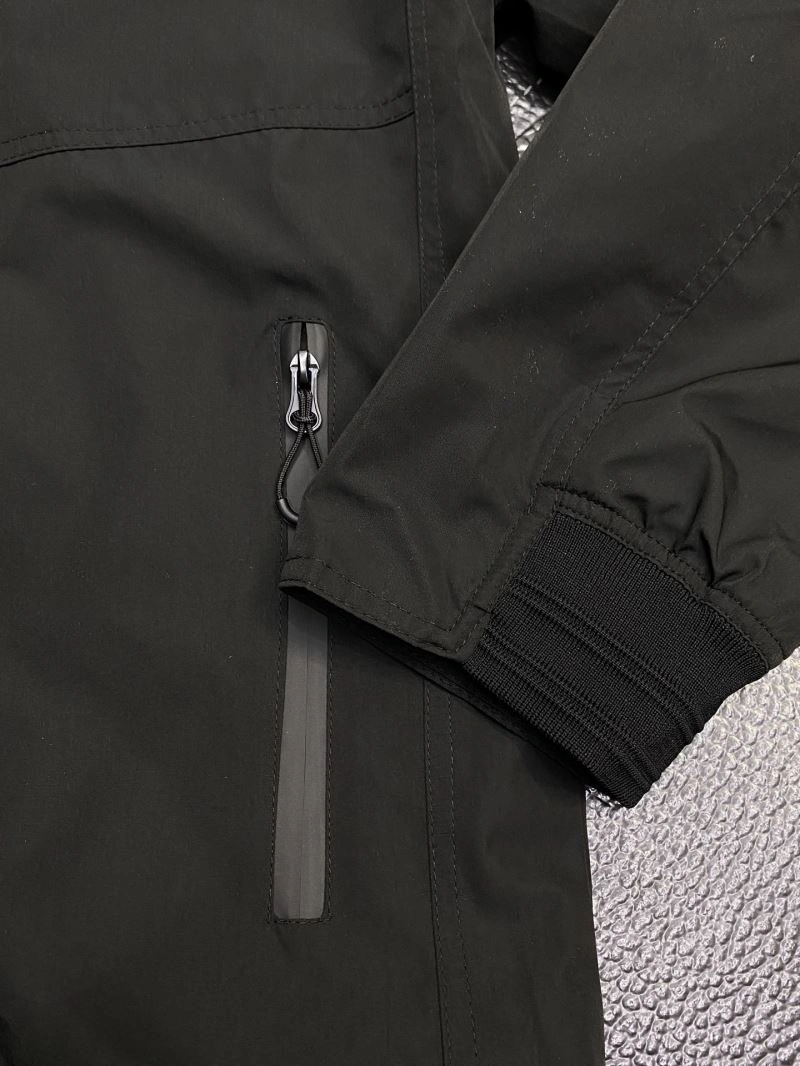 Breathable Moncler Outwear 141581