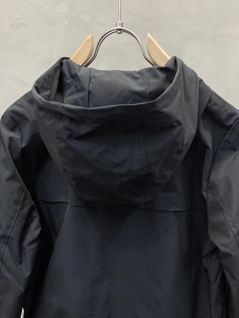 Moncler Outwear Durable 141578