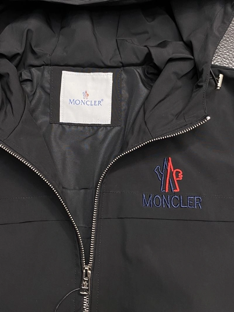 Moncler Outwear Durable 141578