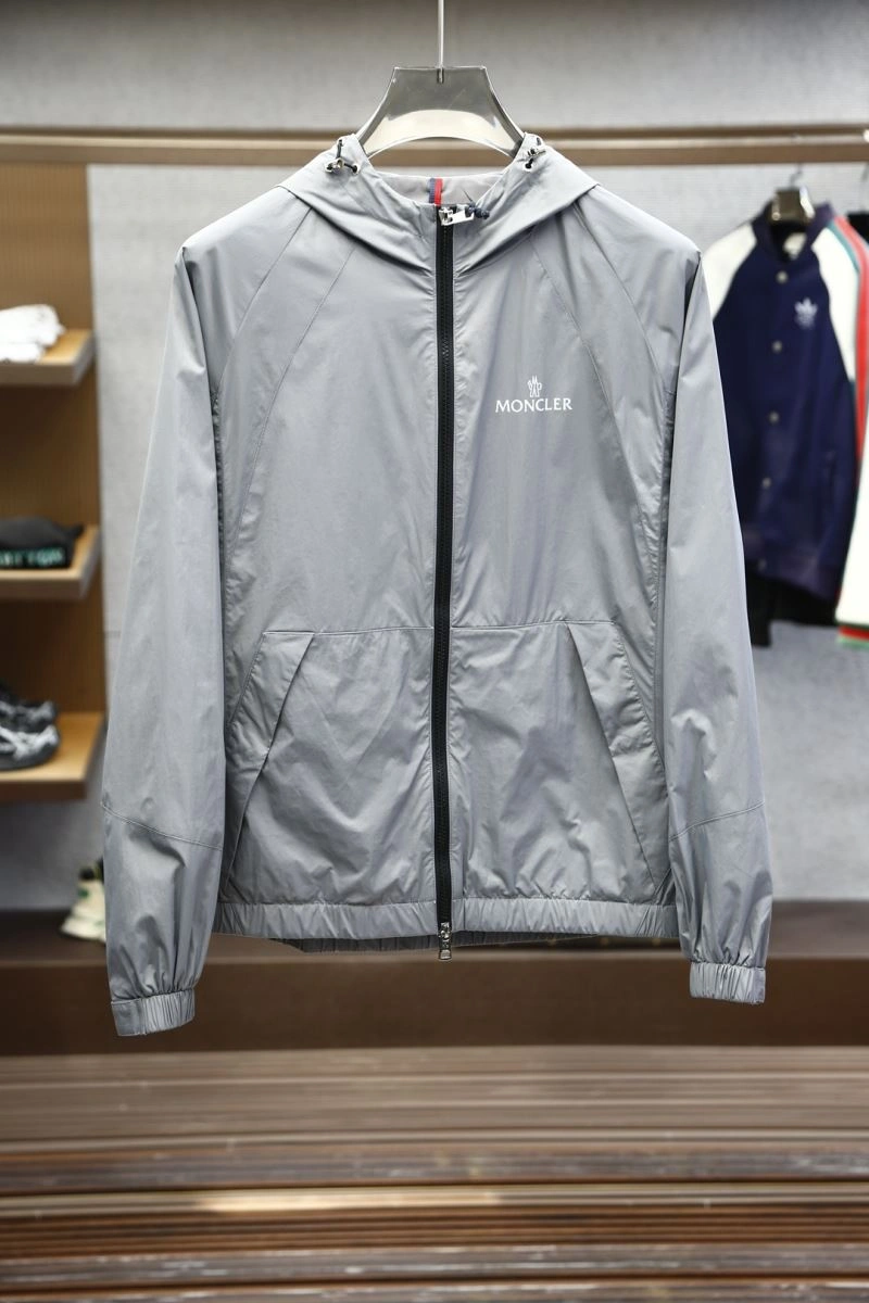 Moncler Outwear Durable 141584