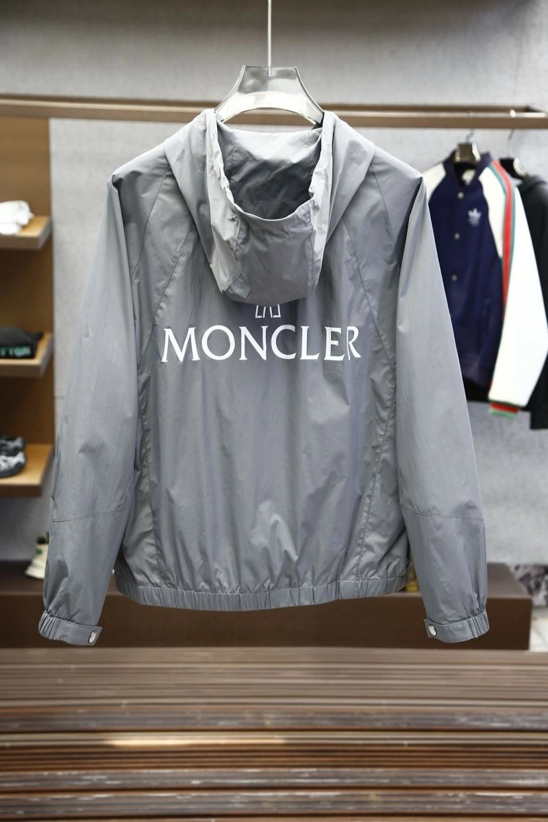 Moncler Outwear Durable 141584