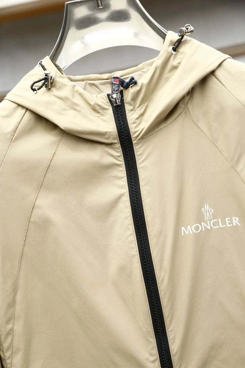 Moncler Outwear Durable 141584