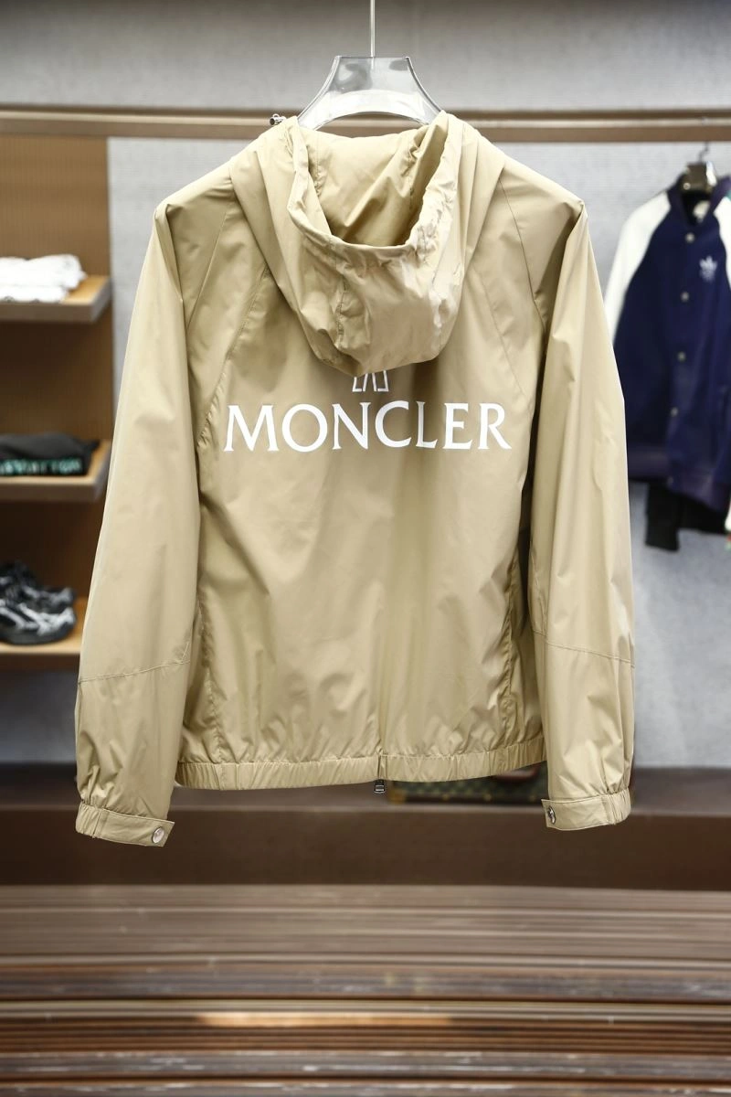Moncler Outwear Durable 141584