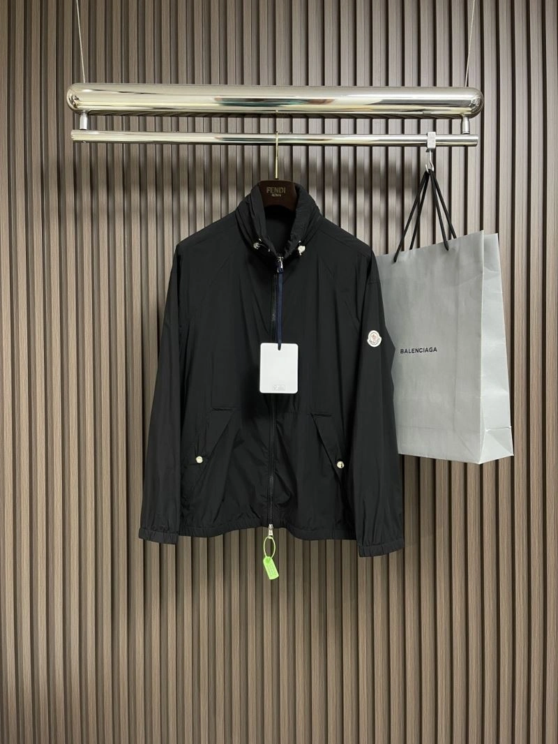 Moncler Outwear Minimalist 141596