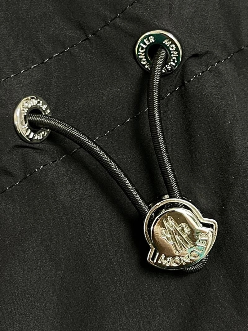 Moncler Outwear Minimalist 141596