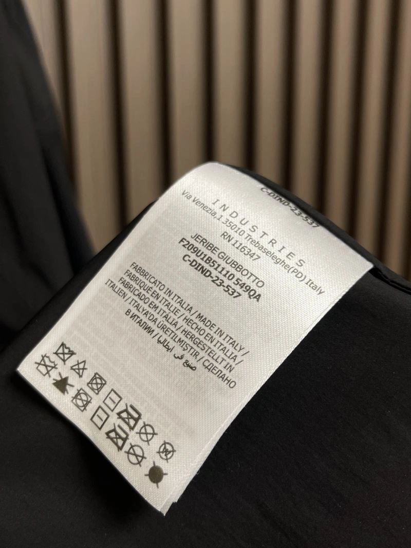 Moncler Outwear Minimalist 141596