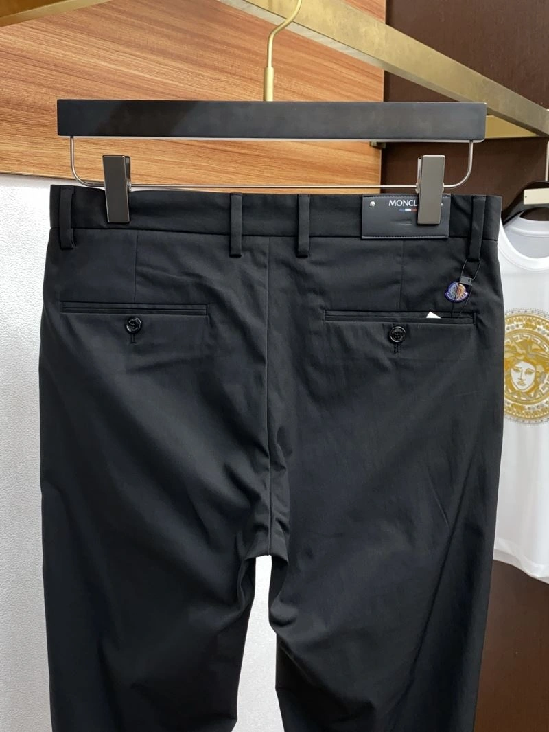 Vibrant Moncler Outwear 141567