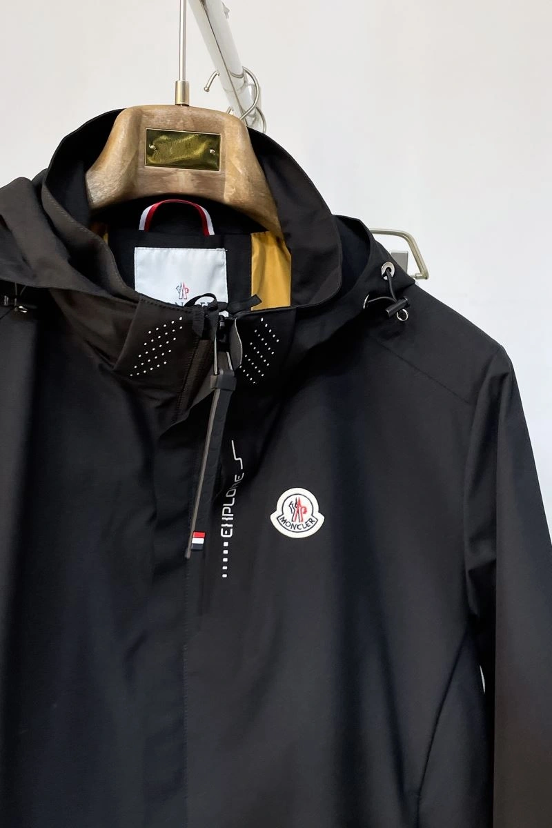 Flexible Moncler Outwear 141568