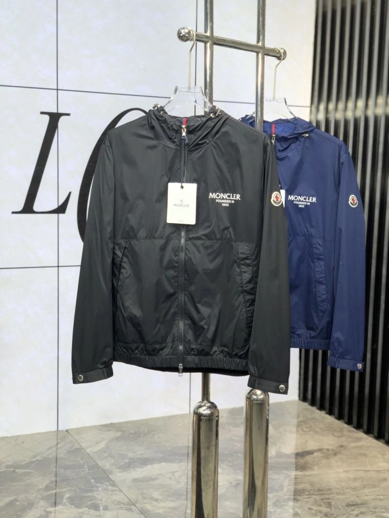 Supportive Moncler Outwear 141576