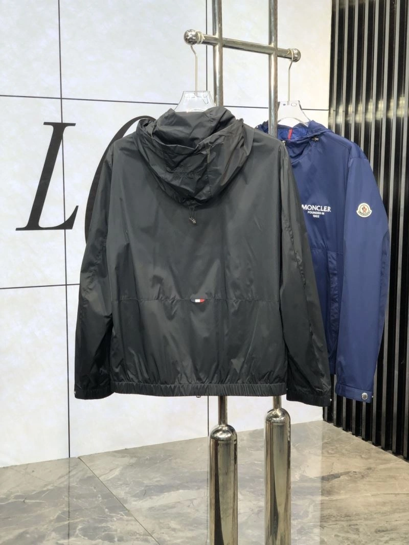 Supportive Moncler Outwear 141576