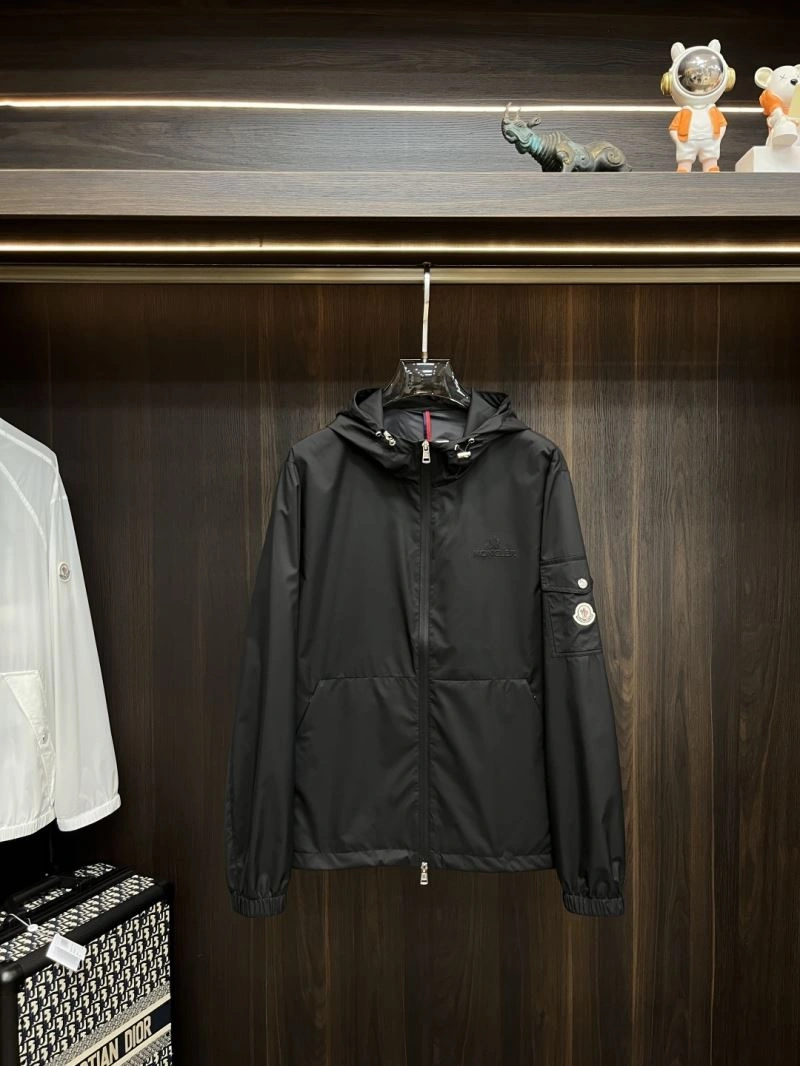 Compact Moncler Outwear 141566