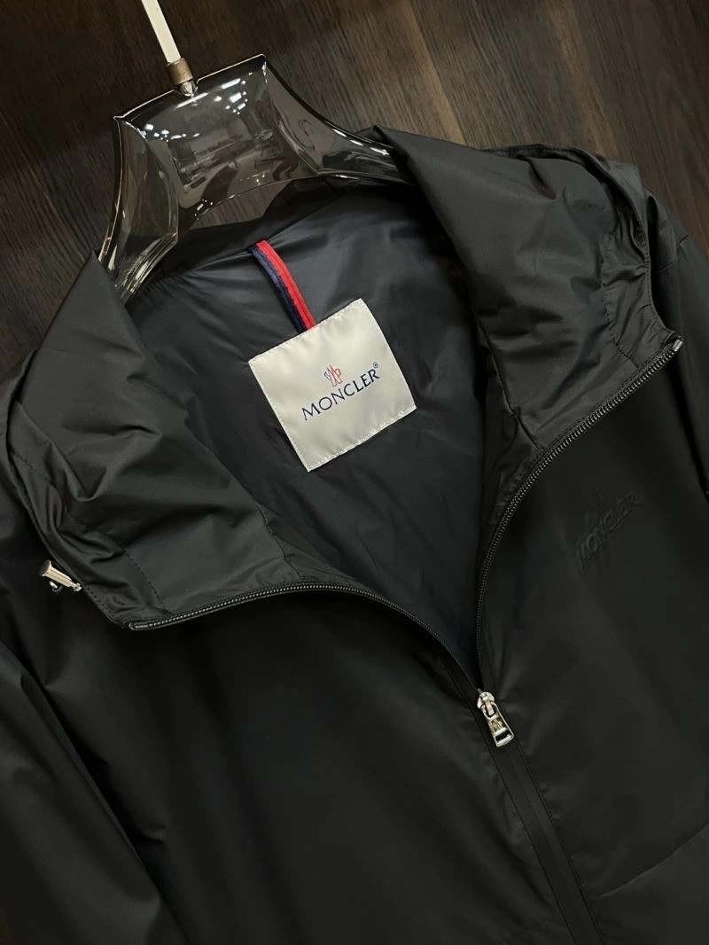 Compact Moncler Outwear 141566