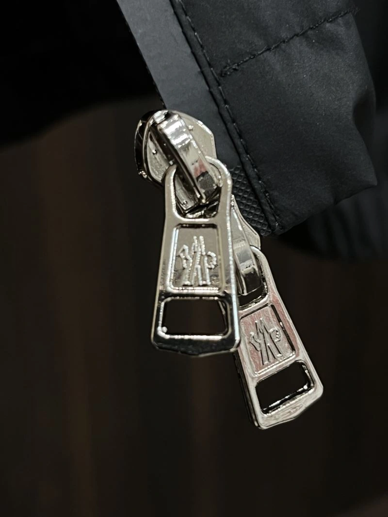 Compact Moncler Outwear 141566