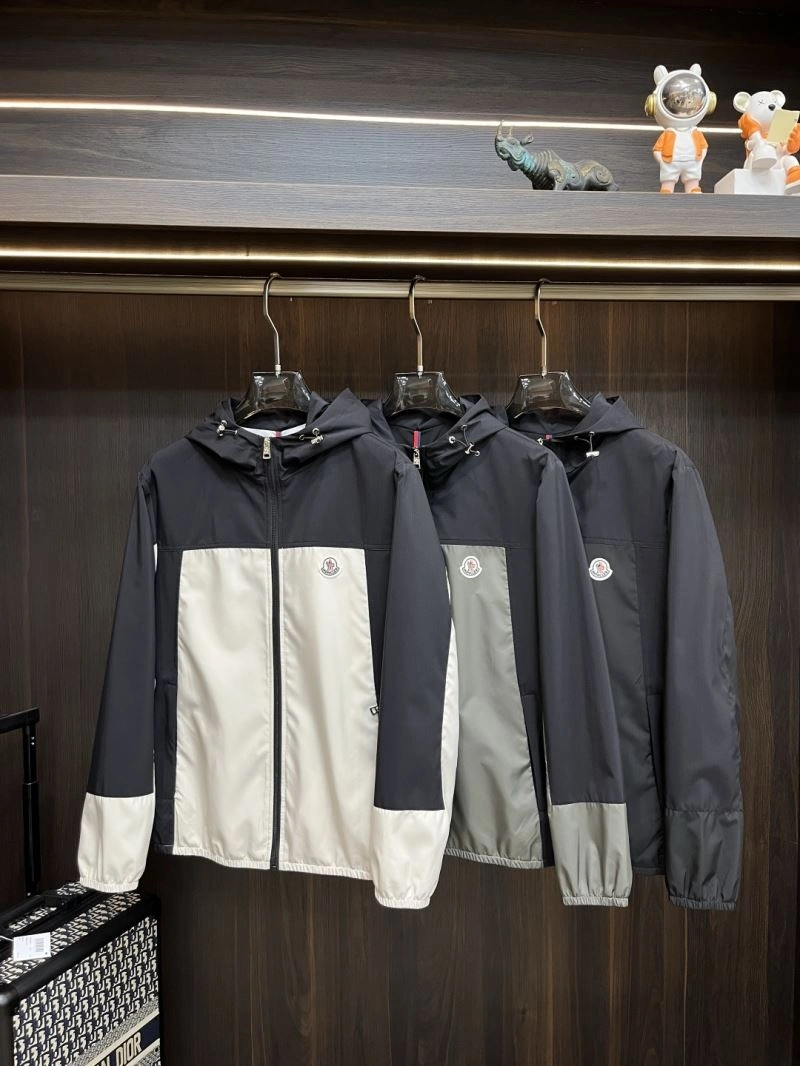 Moncler Outwear Snug 141565