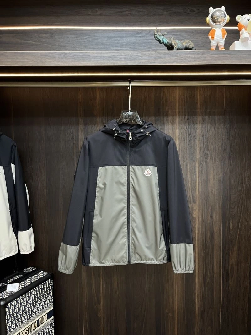 Moncler Outwear Snug 141565