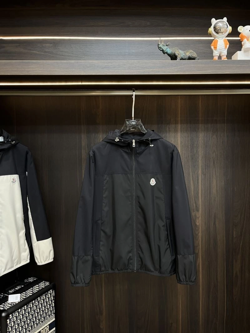 Moncler Outwear Snug 141565