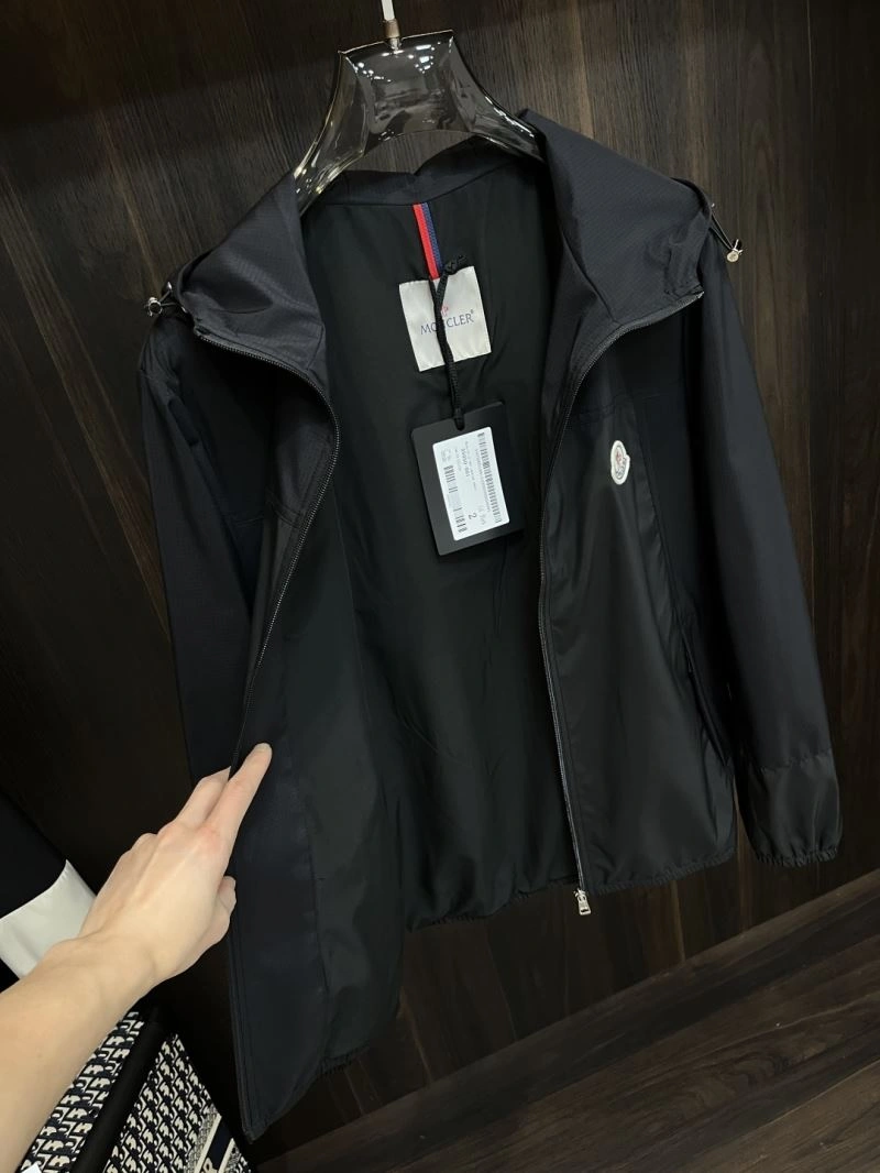 Moncler Outwear Snug 141565