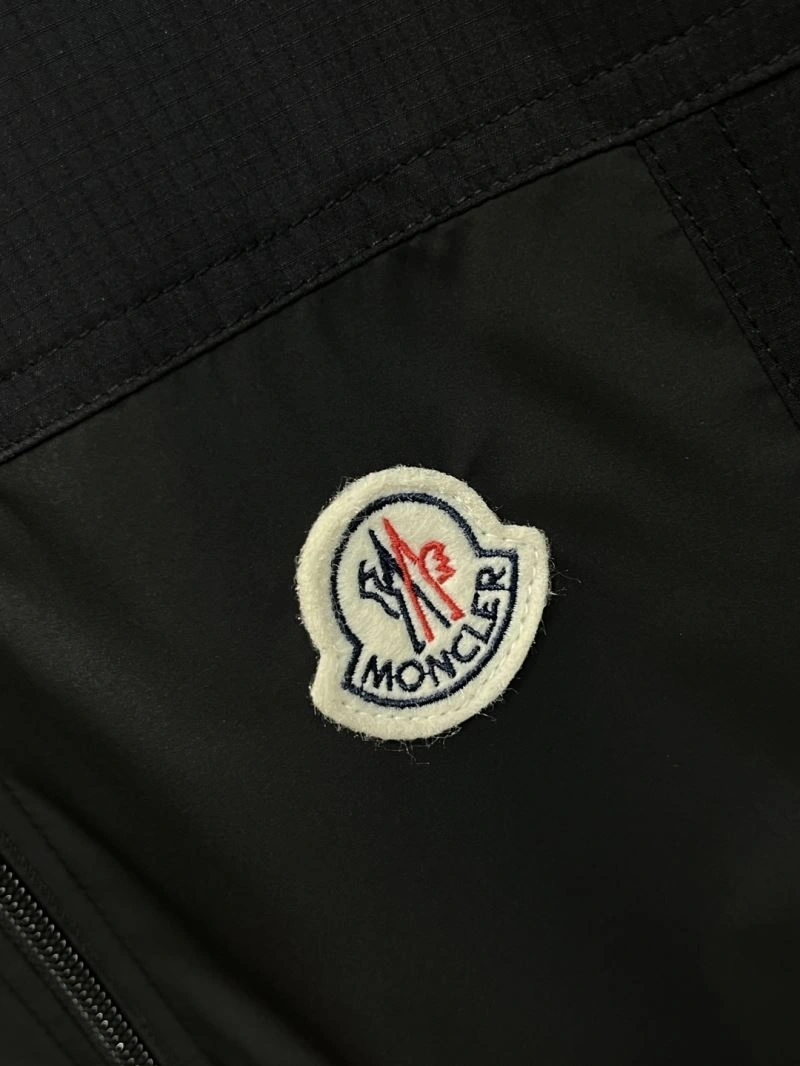 Moncler Outwear Snug 141565