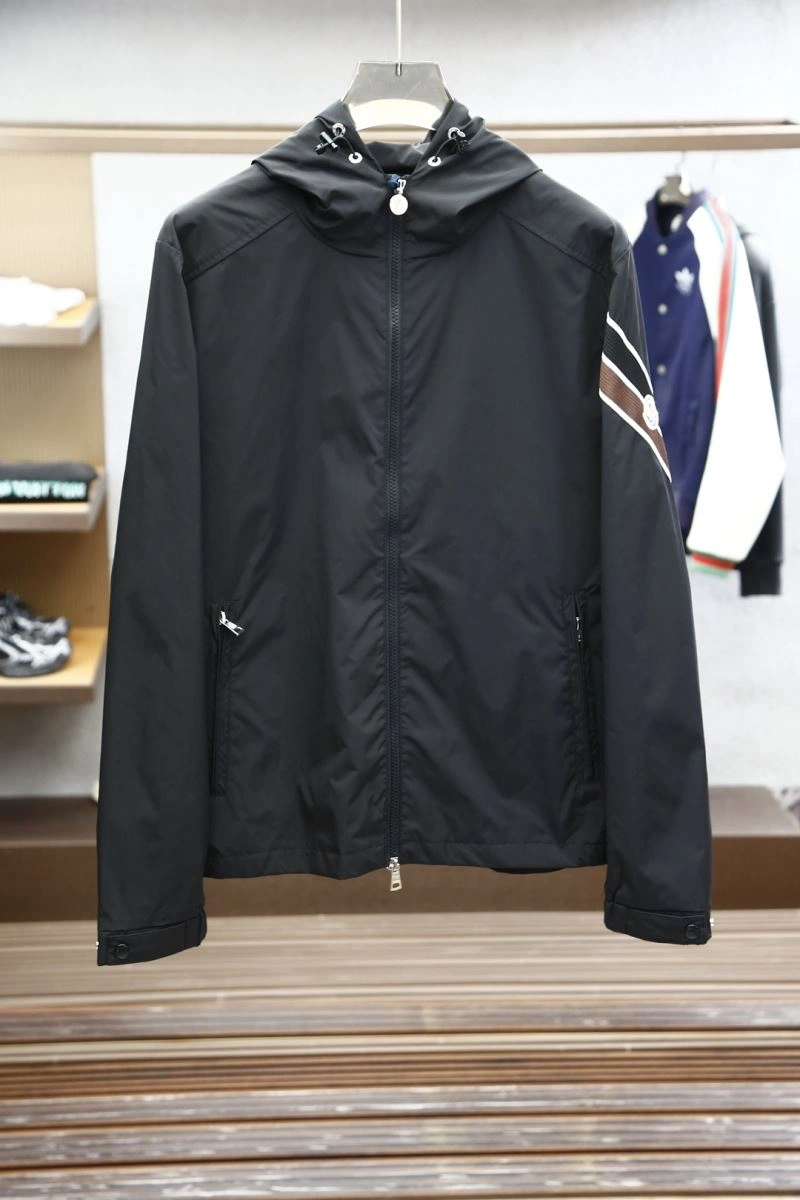 Youthful Moncler Outwear 141563