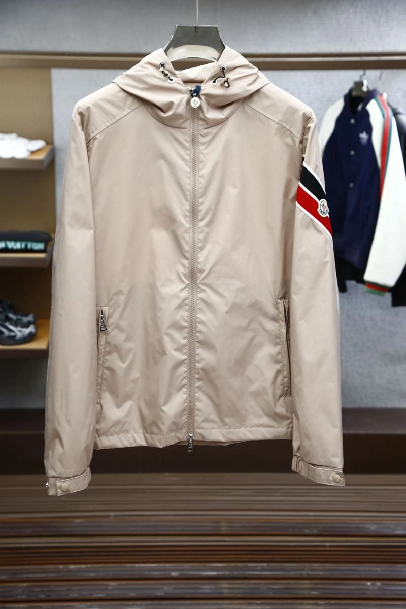 Youthful Moncler Outwear 141563