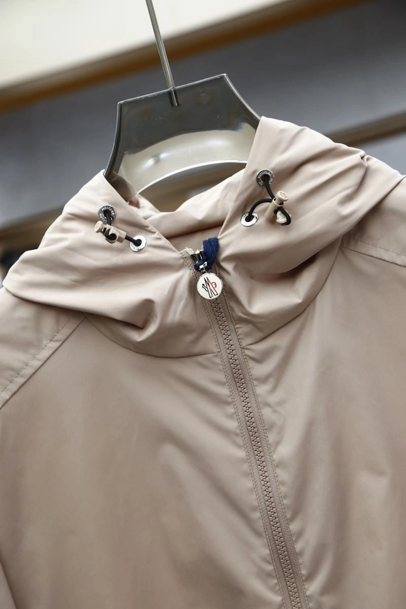 Youthful Moncler Outwear 141563