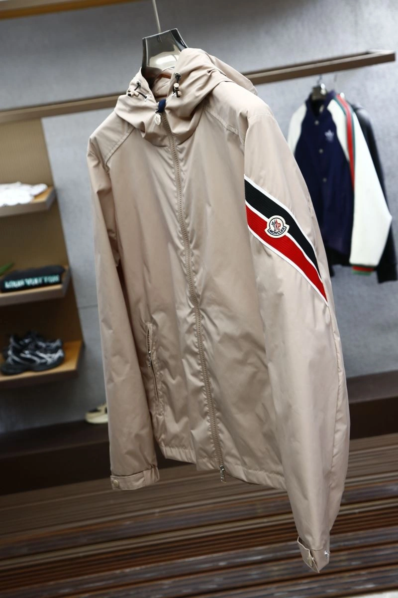 Youthful Moncler Outwear 141563