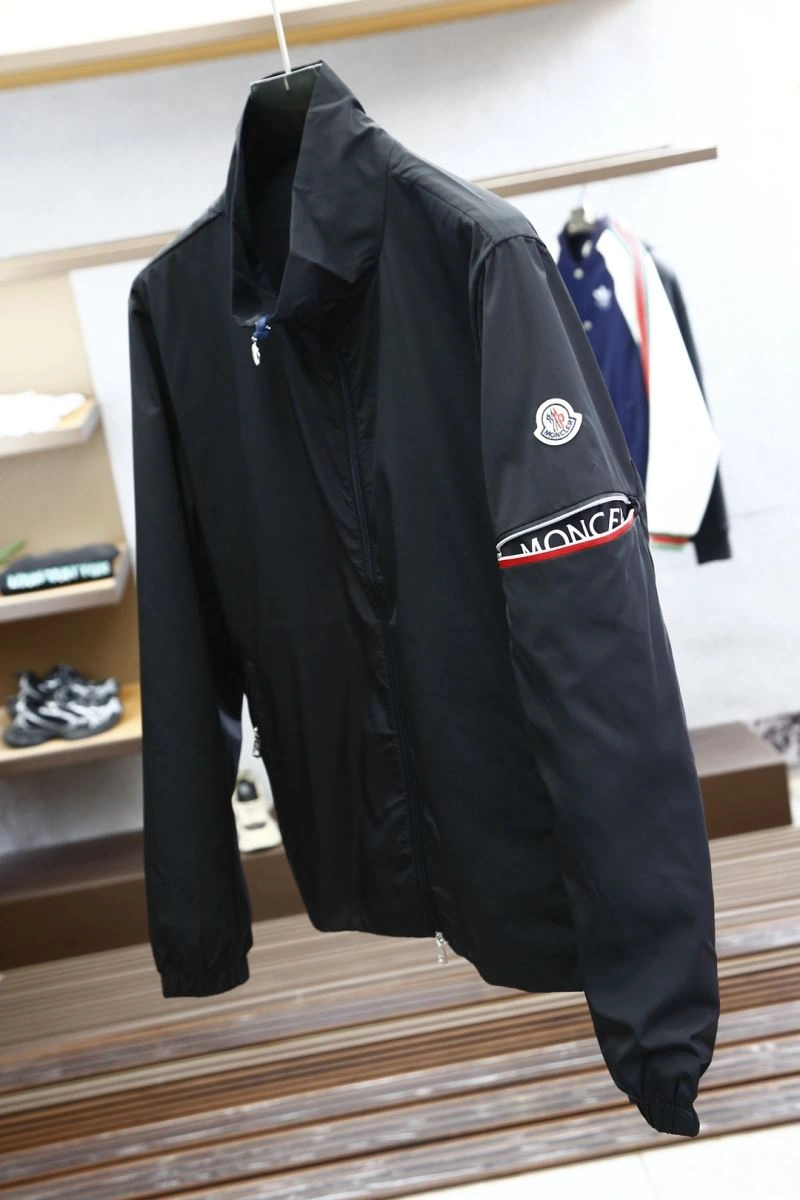 Moncler Outwear Popular 141562