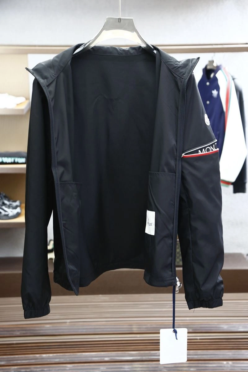 Moncler Outwear Popular 141562