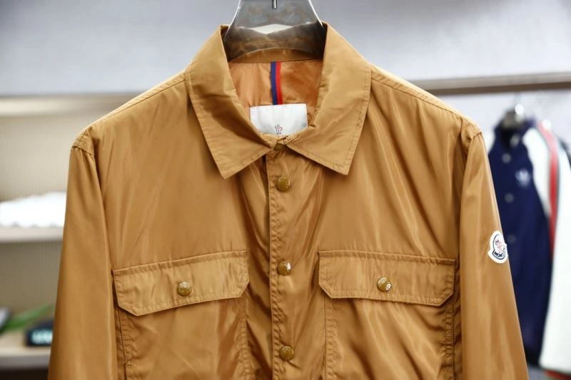 Moncler Outwear Comfortable 141558