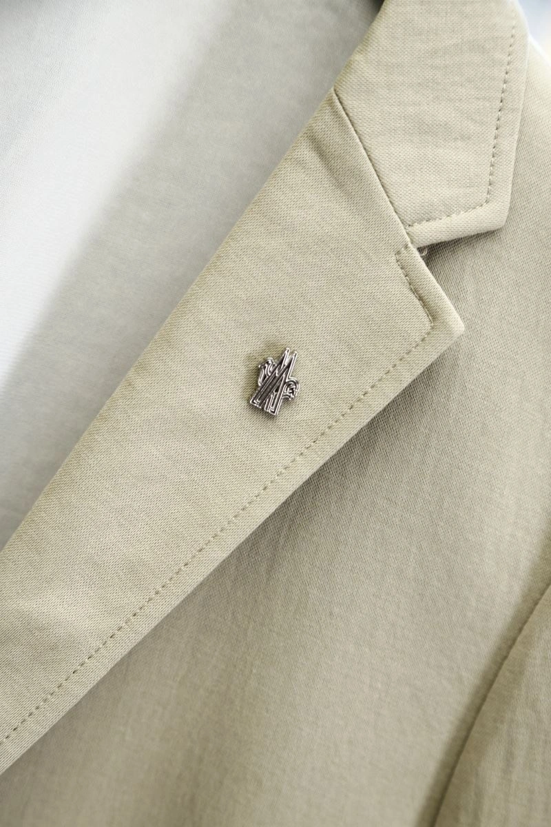 Moncler Outwear Breathable 141557