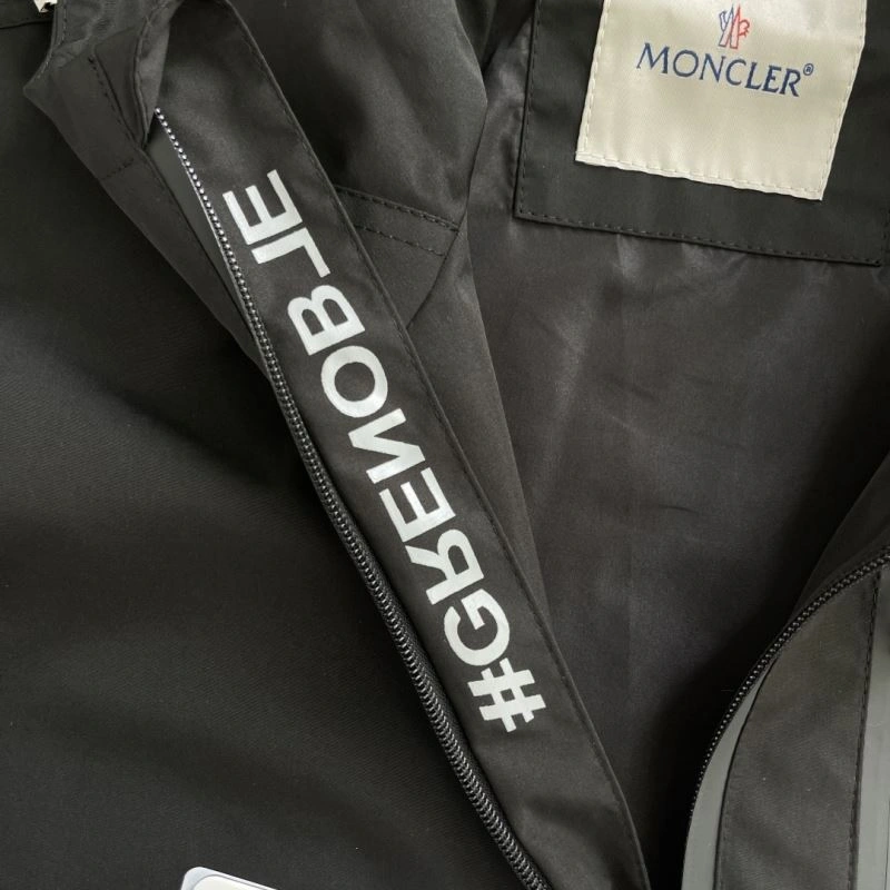 Moncler Outwear Supportive 141553