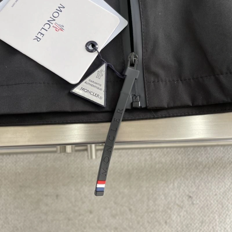 Moncler Outwear Supportive 141553