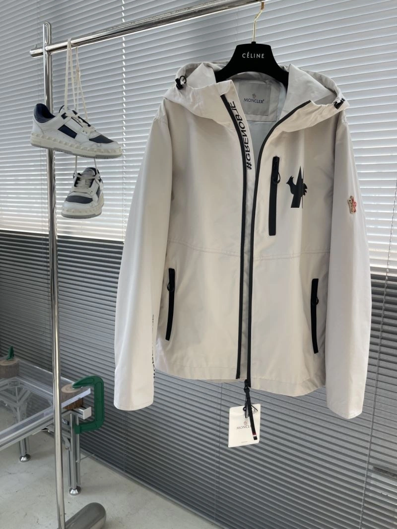 ZipUp Moncler Outwear 141555