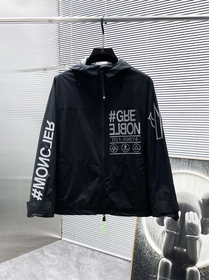 Moncler Outwear Minimalist 141552
